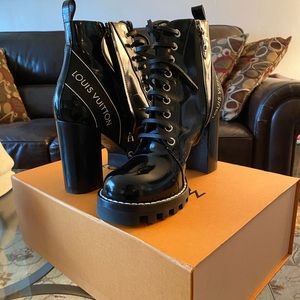 Louis VUITTON Star Trail Boots